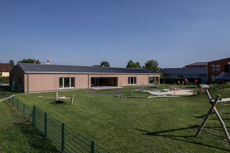 30-030_kiga-bad-wimsbach_2024_architektur-josef-edlinger-_by-lichtguss_at_weboptimiert