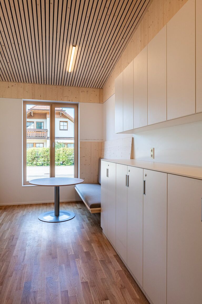 66-066_kiga-bad-wimsbach_2024_architektur-josef-edlinger-_by-lichtguss_at_weboptimiert
