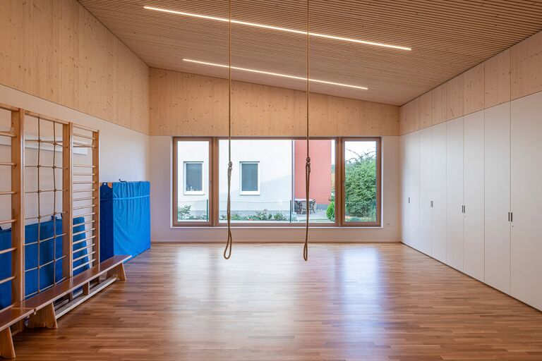 105-105_kiga-bad-wimsbach_2024_architektur-josef-edlinger-_by-lichtguss_at_weboptimiert
