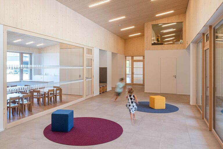 55-055_kiga-bad-wimsbach_2024_architektur-josef-edlinger-_by-lichtguss_at_weboptimiert